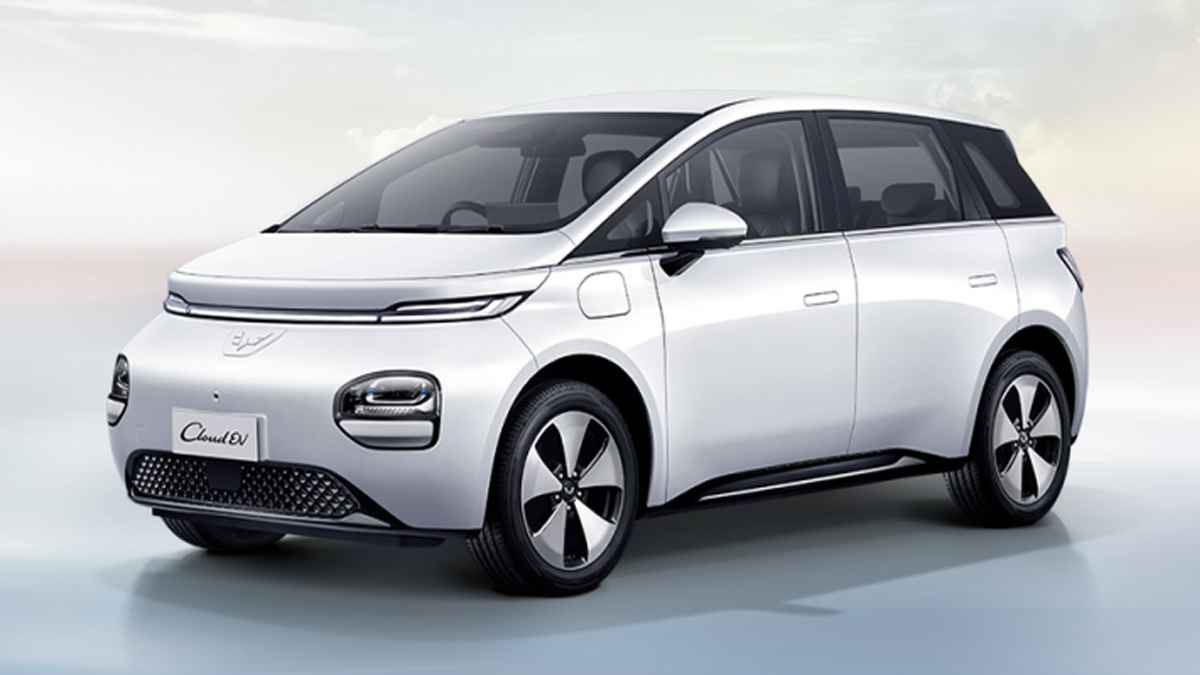 Tata Nexon EV को कड़ी टक्कर देगी नई MG Cloud EV, फुल चार्ज में चलेगी 450 किलोमीटर