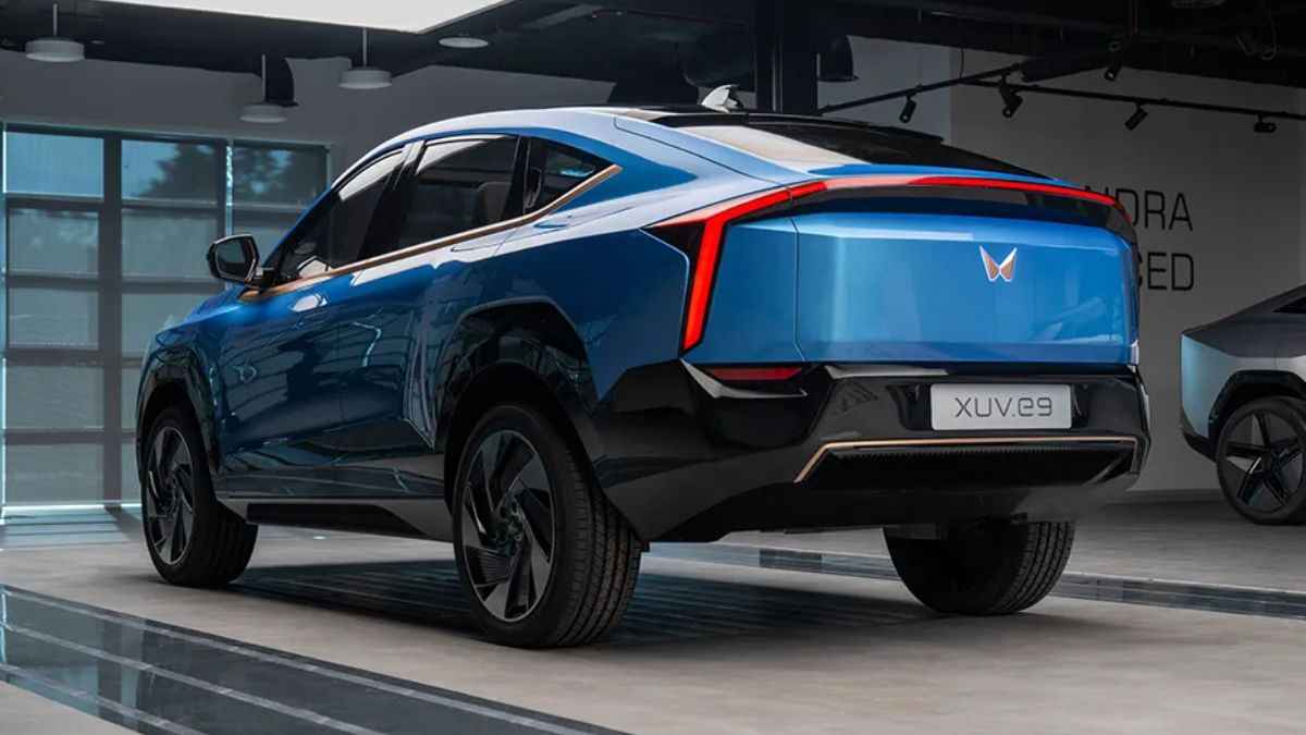 क्या Mahindra XUV700 का आने वाला है EV वर्जन? 400 km की रेंज और 200 kmph की टॉप स्पीड