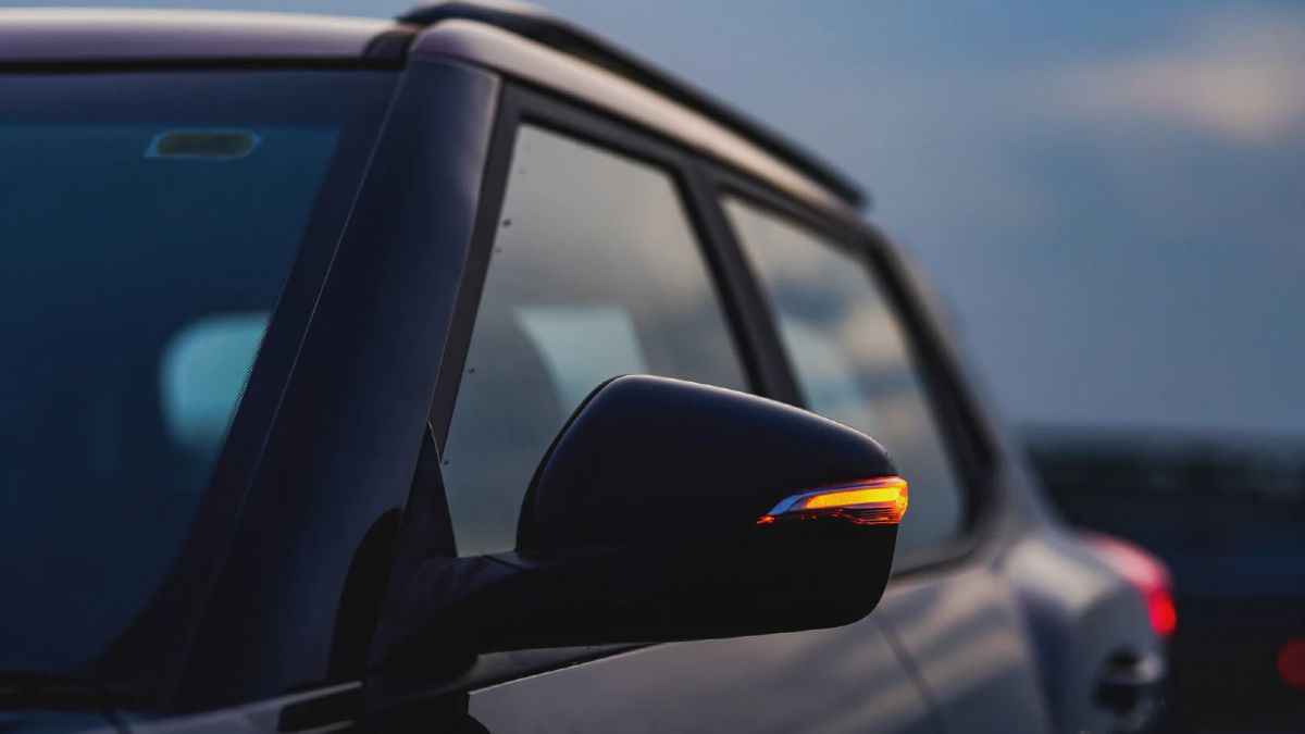 Tata Nexon EV को देती है टक्कर, Mahindra की इस EV कार में 456 km की रेंज