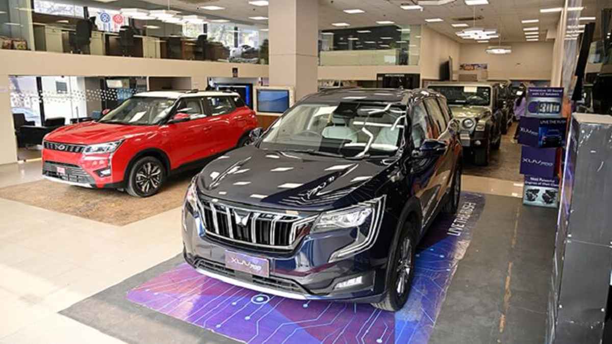 स्टॉक खत्म करने के लिए Mahindra और Hyundai ने दिया 4.40 लाख का डिस्काउंट, ऐसे मिलेगा फायदा