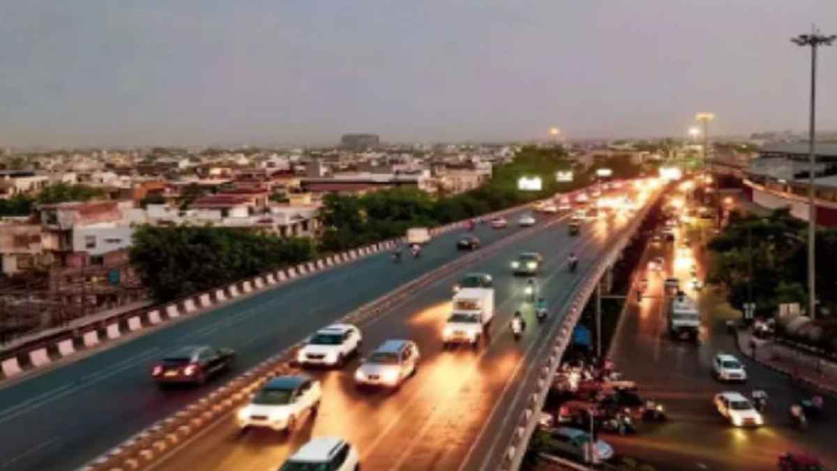 ऑफिस के लिए नोएडा जाना है तो घर से पहले निकलें, बंद हुआ ये फ्लाईओवर!