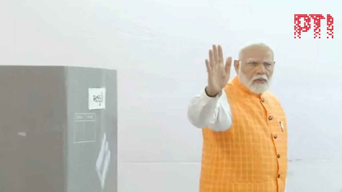 PM Modi Cast Vote