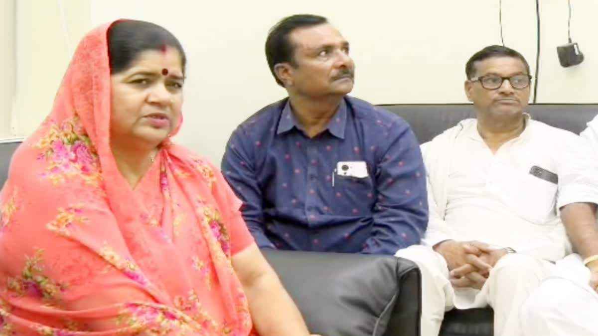 Praduman Singh Tomar and Imarti Devi Conversation