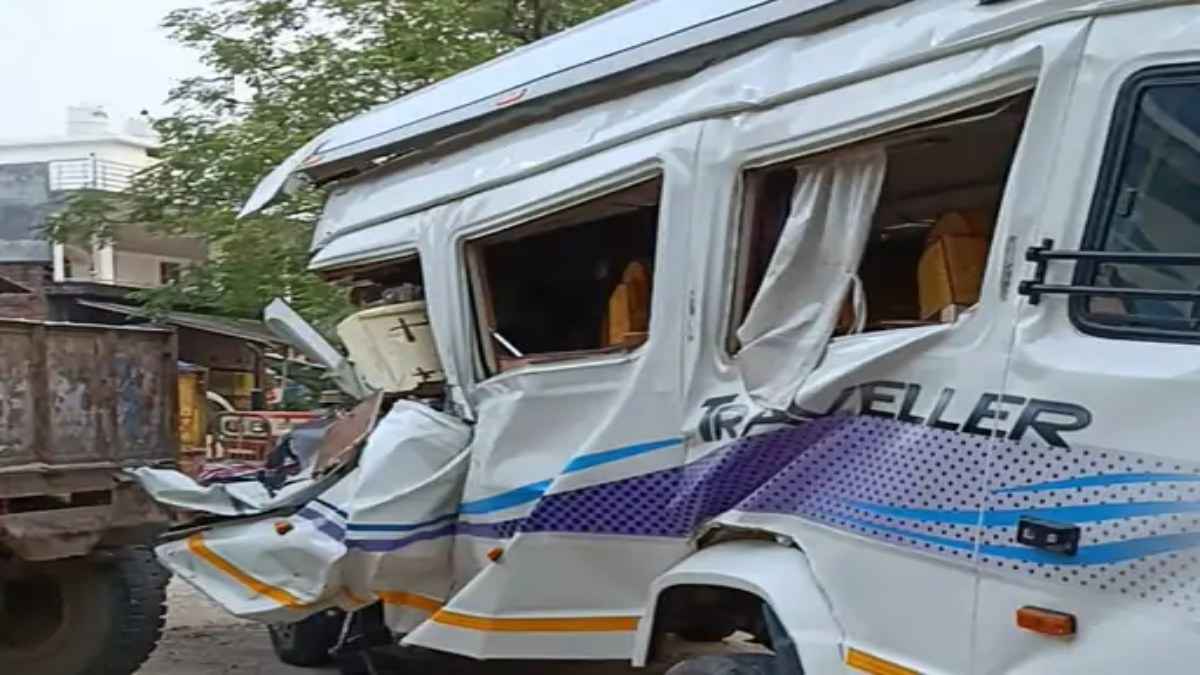 प्रयागराज हाईवे पर भीषण सड़क हादसा, ट्रक से टकराया श्रद्धालुओं से भरा टेंपो, 3 की मौत