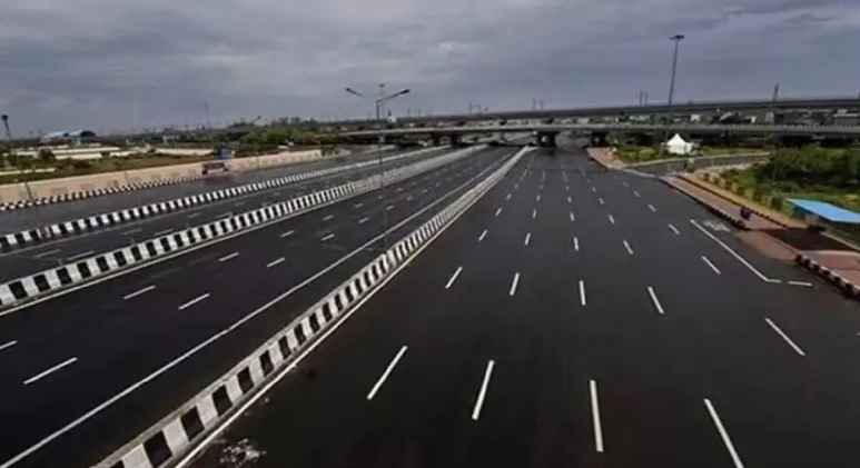 18 घंटे का सफर 7 घंटे में होगा पूरा, 12 जिलों से होकर गुजरेगा Pune-Bengaluru Expressway