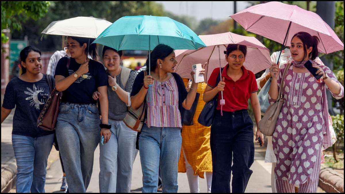 रैगिंग को लेकर सख्त हुए UGC के नियम; नहीं किया फॉलो तो होगी कार्रवाई 