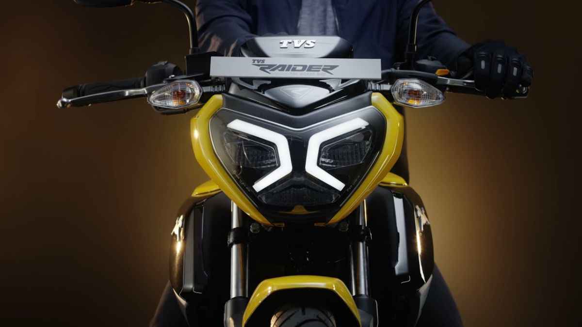 हर दिन 1700 लोग खरीद रहे TVS की ये स्टाइलिश बाइक, लुक्स देख यंगस्टर्स हुए दीवाने