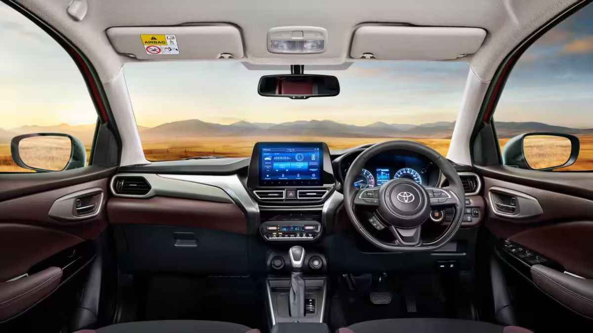 Toyota की इस कार में एडवांस फीचर्स, 28 की माइलेज, कीमत 8 लाख से कम