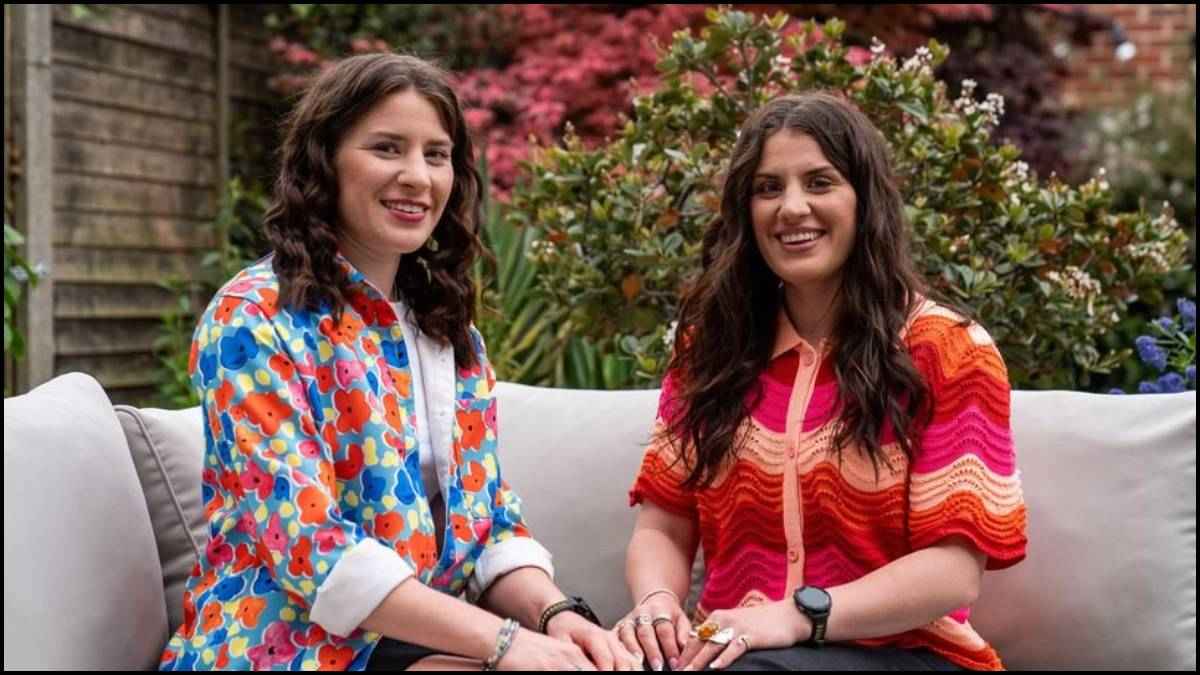 Twins Melissa and Georgia Laurie