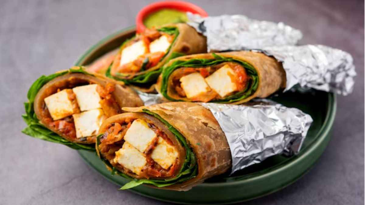 Lunch Box Recipes: बाजार जैसा पनीर रोल अब घर पर! जानें रेसिपी