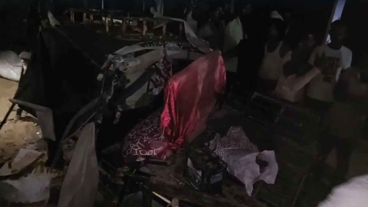 बिहार में बड़ा हादसा, ट्रक की टक्कर से टेंपो के उड़े परखच्चे, 3 की मौत, 6 घायल