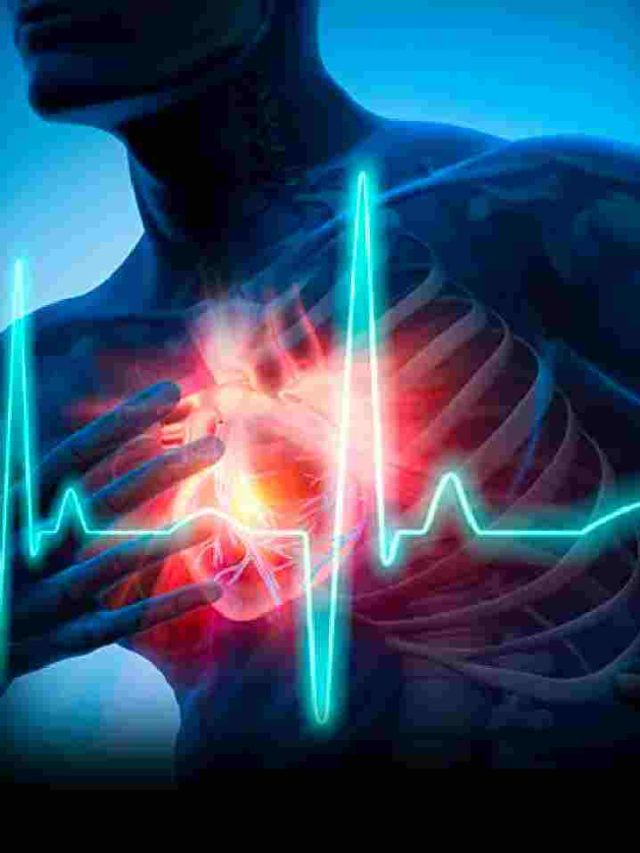 महीने भर पहले ही नजर आ जाते हैं heart attack के ये 5 लक्षण