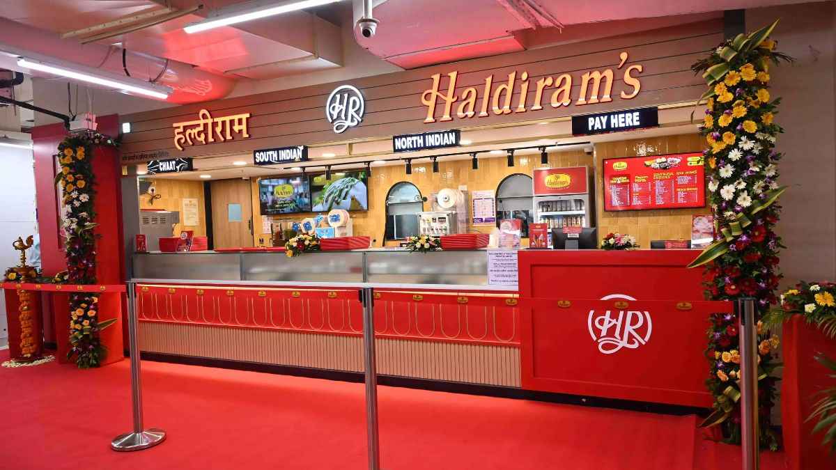 देश में हैं 3 'हल्दीराम', आपको कौन-से Haldiram की चीजें पसंद हैं?