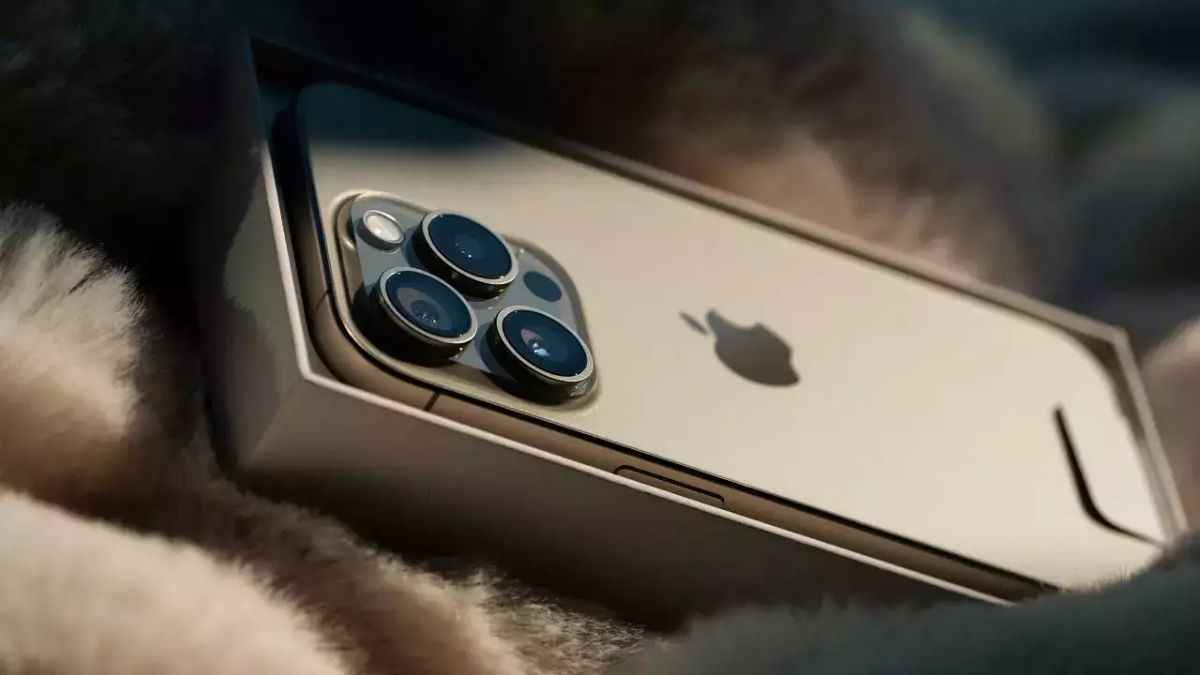 अरे! लीक हो गई iPhone 16 Pro Max की तस्वीरें, नया डिजाइन बना देगा दीवाना