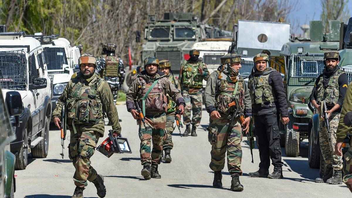जम्मू-कश्मीर के अखनूर में संदिग्ध IED में विस्फोट, दो जवान शहीद, सर्च ऑपरेशन जारी