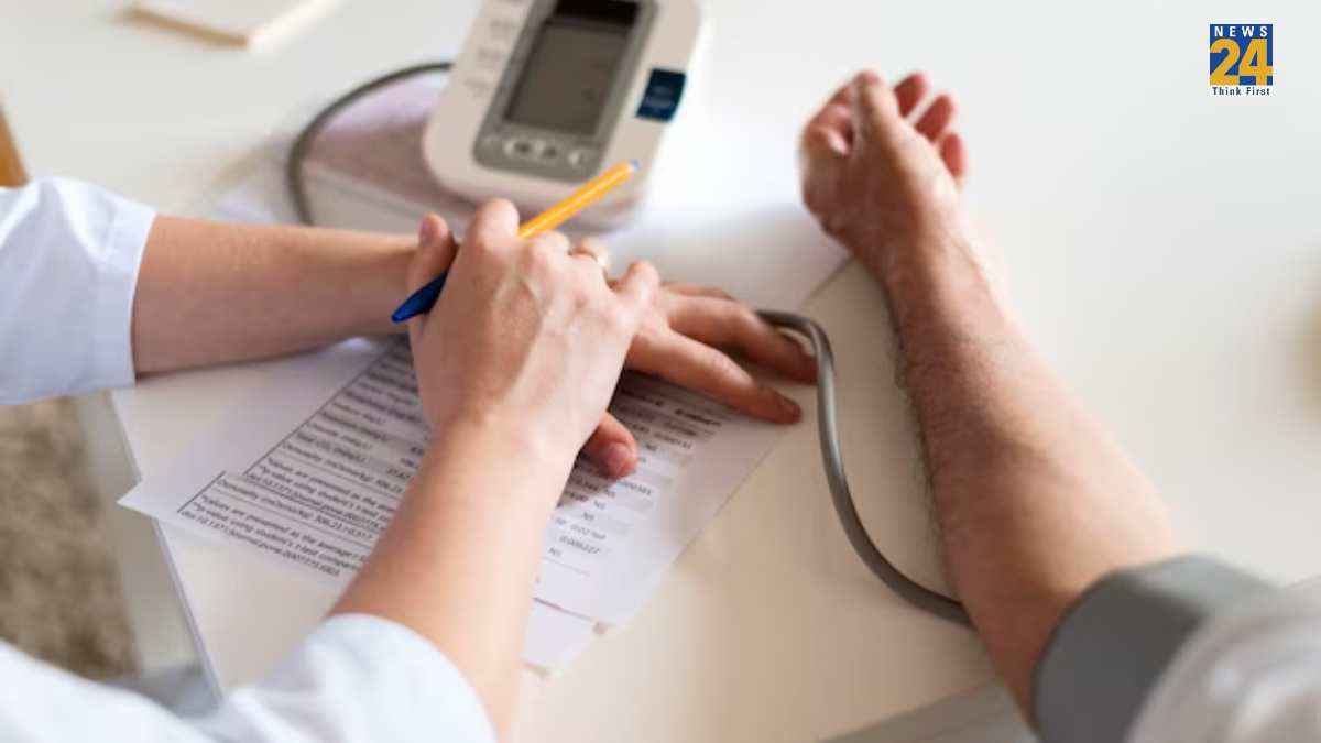 अक्सर रहती है लो ब्‍लड प्रेशर की शिकायत, काम आएंगे 5 घरेलू नुस्खे