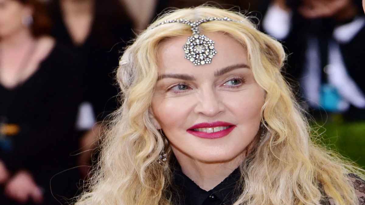 कॉन्सर्ट देखना था, अश्लील हरकतें दिखाने लगे... पॉप सिंगर Madonna पर भड़के फैंस, कोर्ट तक पहुंचा विवाद