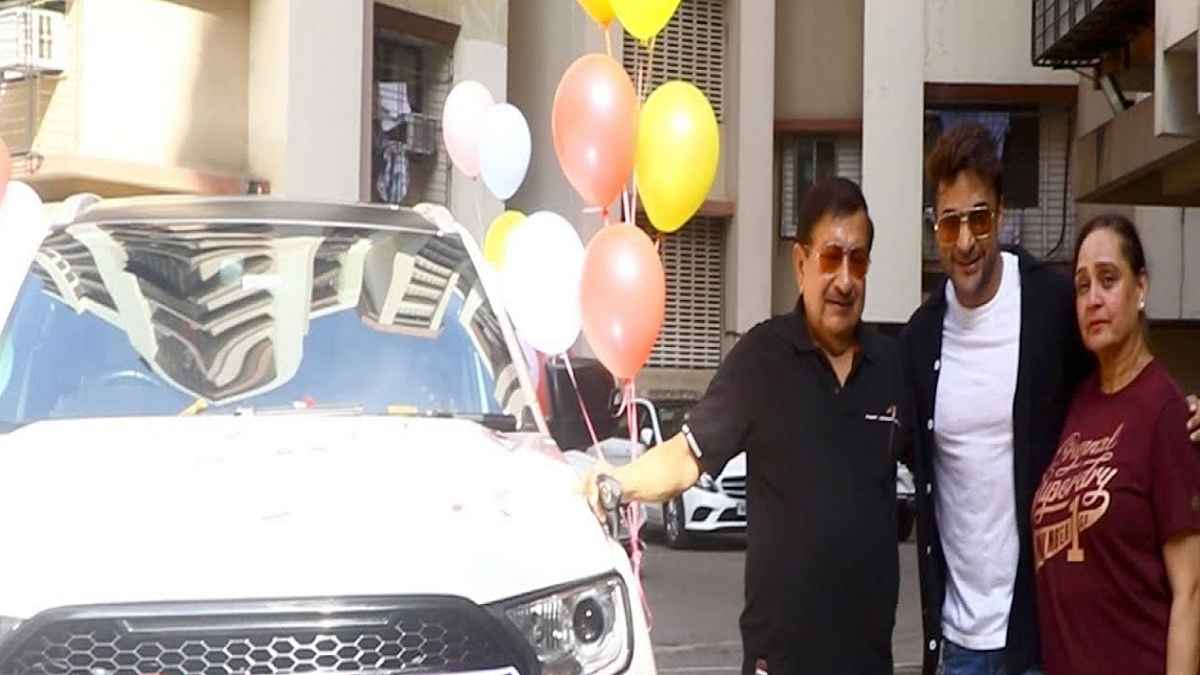 पेरेंट्स को कार गिफ्ट कर ट्रोल हुए Shalin Bhanot, Bigg Boss के एक्स कंटेस्टेंट को लोगों ने लताड़ा