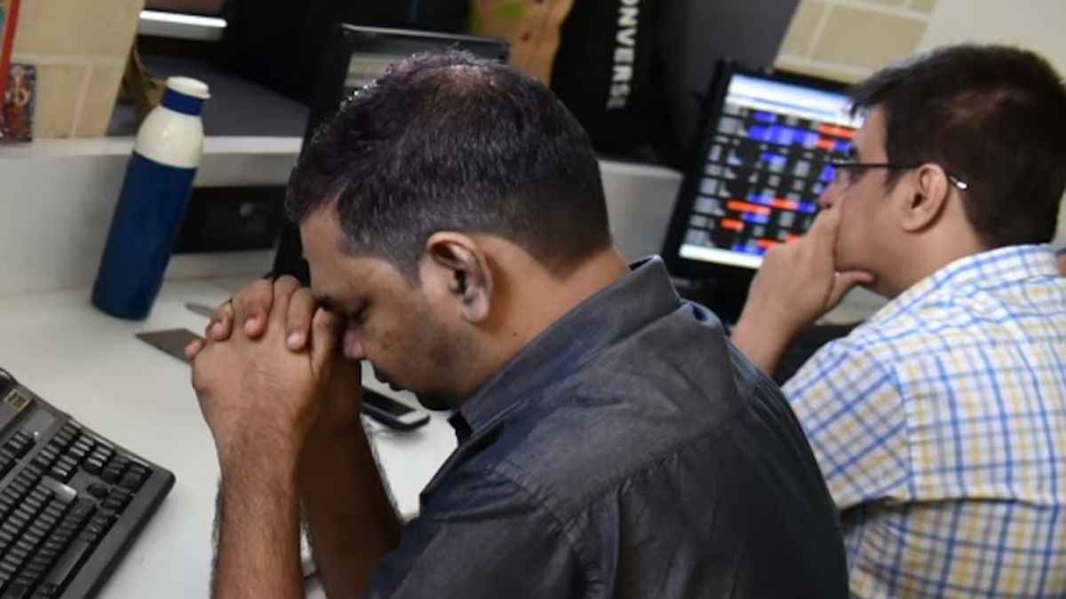 मार्केट में हाहाकार...सेंसेक्स 700 अंक से ज्यादा गिरा, निवेशकों के 3 लाख करोड़ रुपये स्वाहा