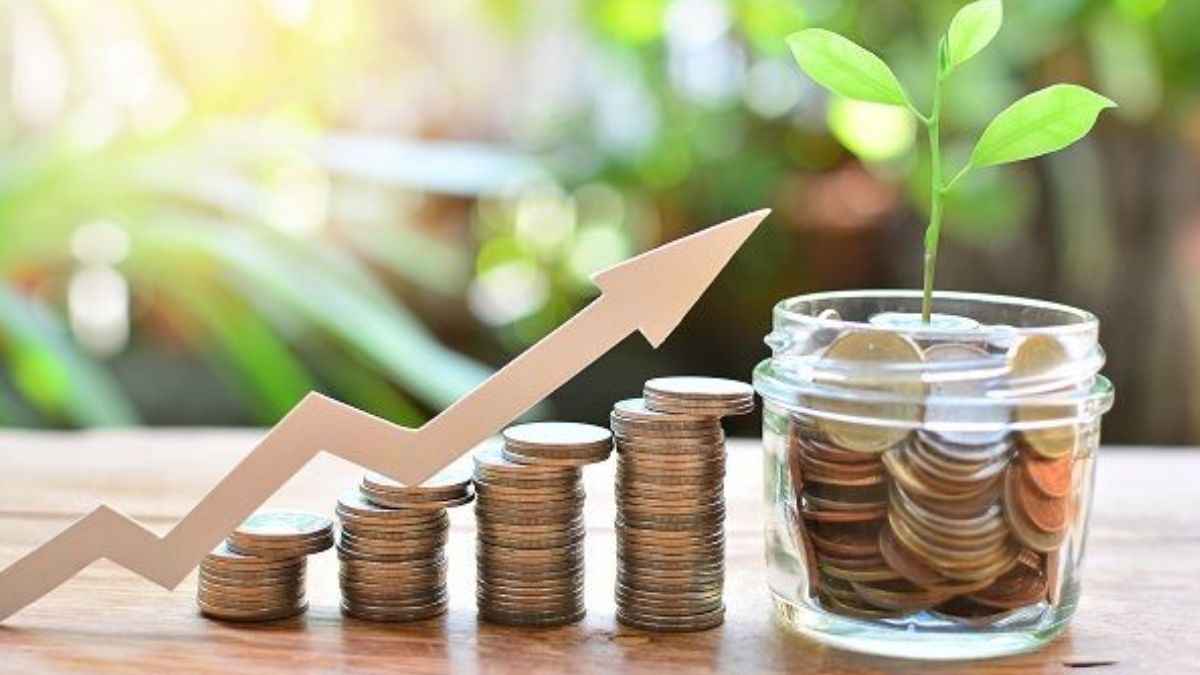 वन-टाइम इन्वेस्टमेंट या मंथली SIP से कैसे तैयार होगा बड़ा कॉर्पस? नोट कर लें पूरी कैलकुलेशन