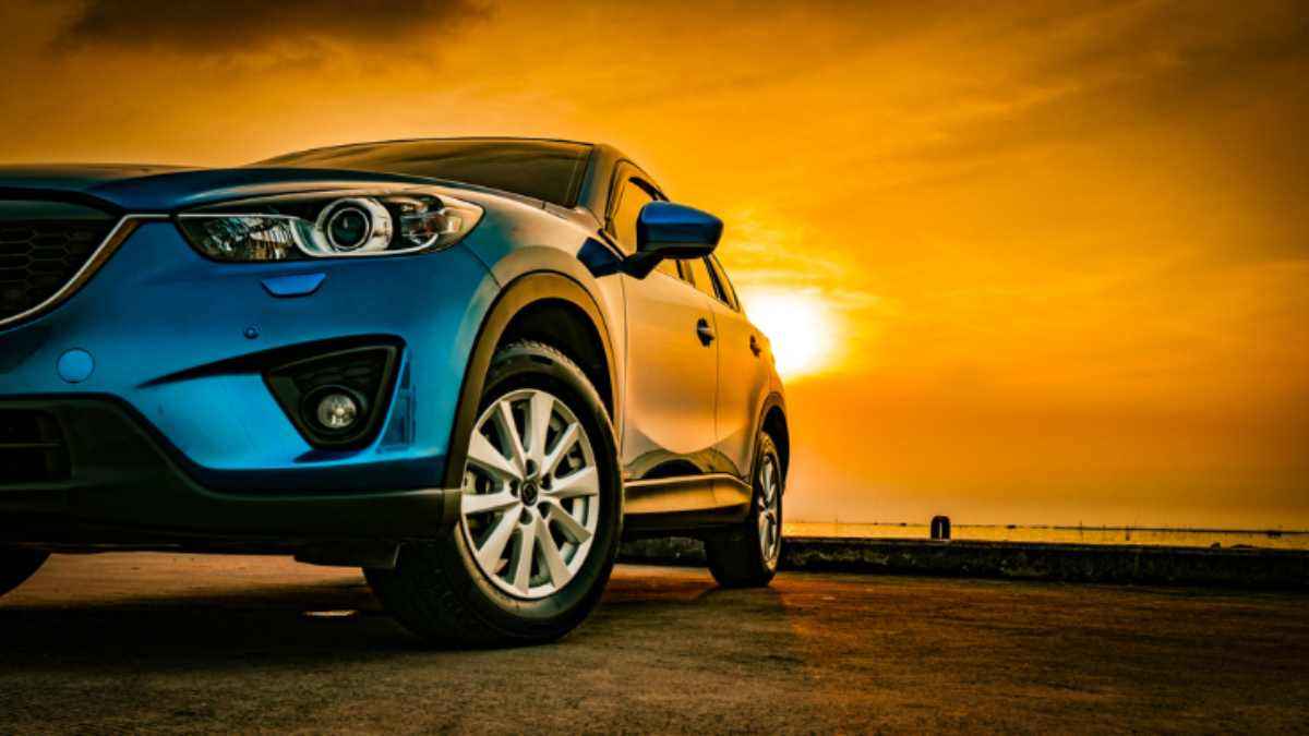 Toyota की ये कार दे रही Venue को टक्कर, 28 की माइलेज, कीमत 10 लाख से कम