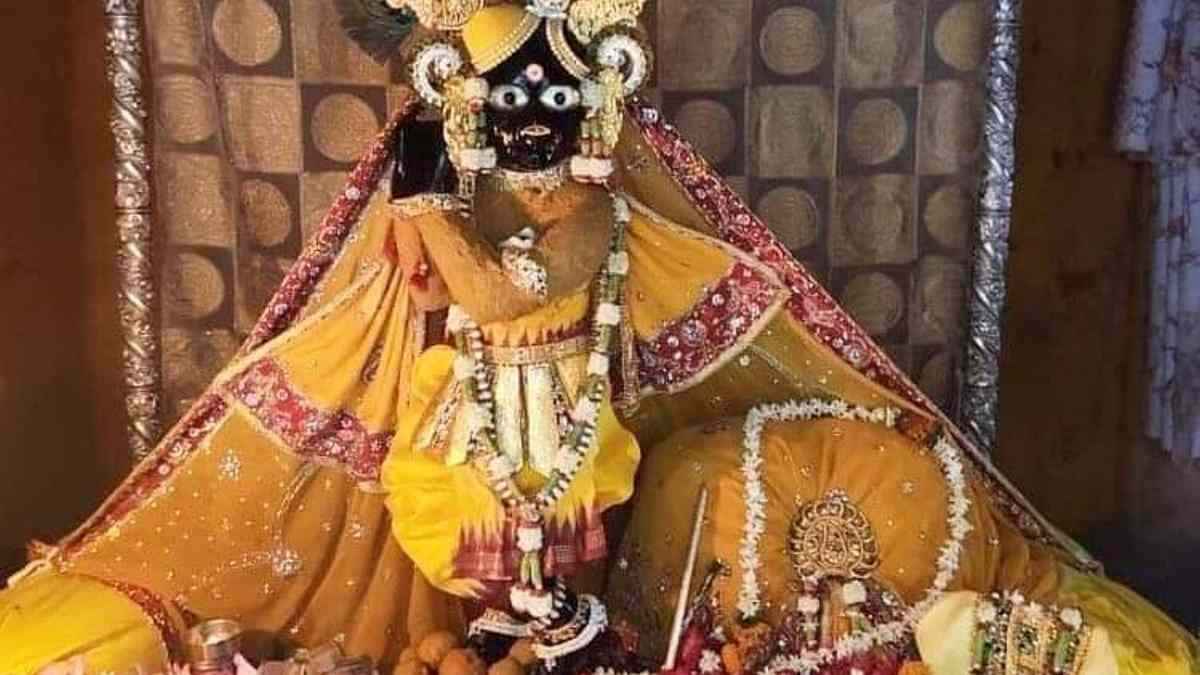 vrindavan-banke-bihari-charan-darshan