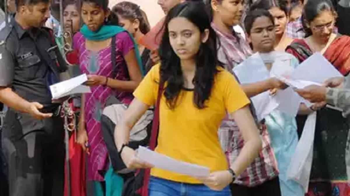NEET-PG एंट्रेंस एग्जाम भी स्थगित, एक महीने में 5 परीक्षाओं पर लगा ग्रहण