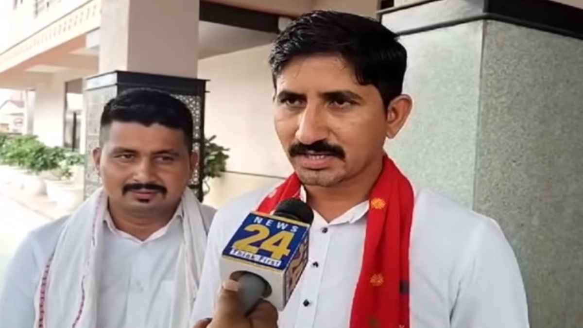 'मंत्री जी, मैं आ रहा हूं, मेरी जांच कराओ', DNA टेस्ट कराने पर अड़े सांसद Rajkumar Roat