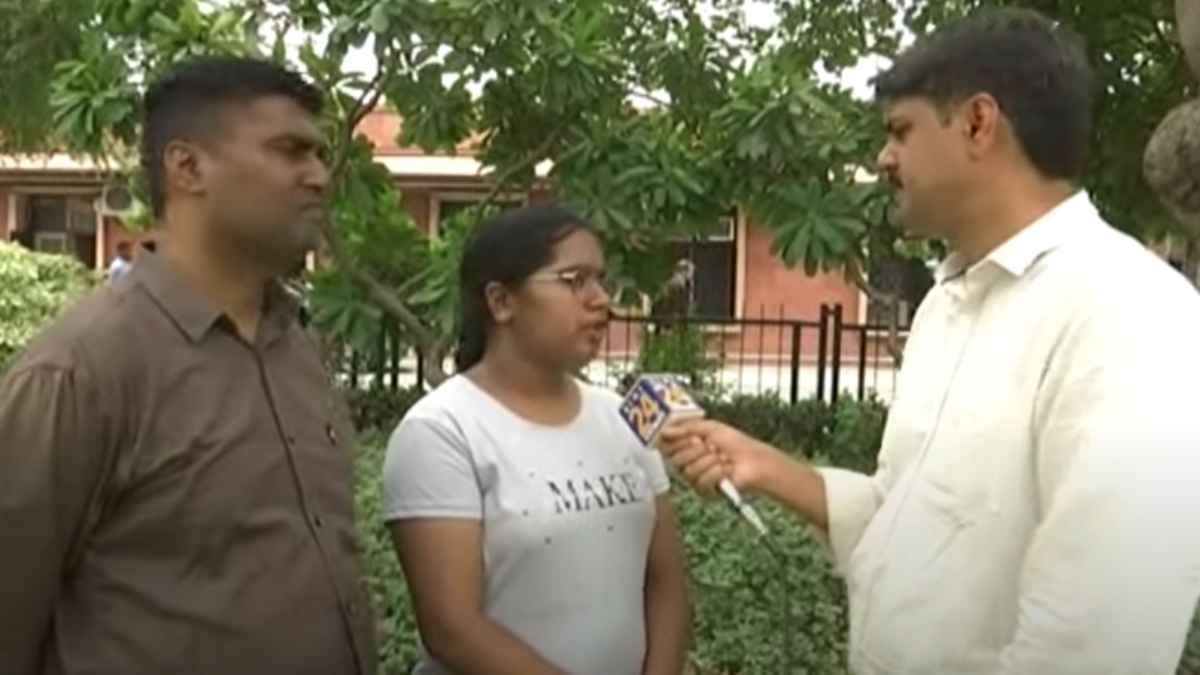 'NEET की परीक्षा क्‍यों रद्द नहीं करते...', इंसाफ के ल‍िए सुप्रीम कोर्ट पहुंची प्रिया के सरकार से मासूम सवाल