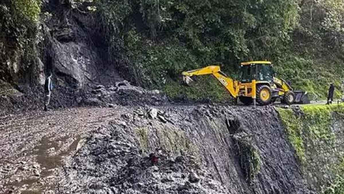 National Highway-10 Closed