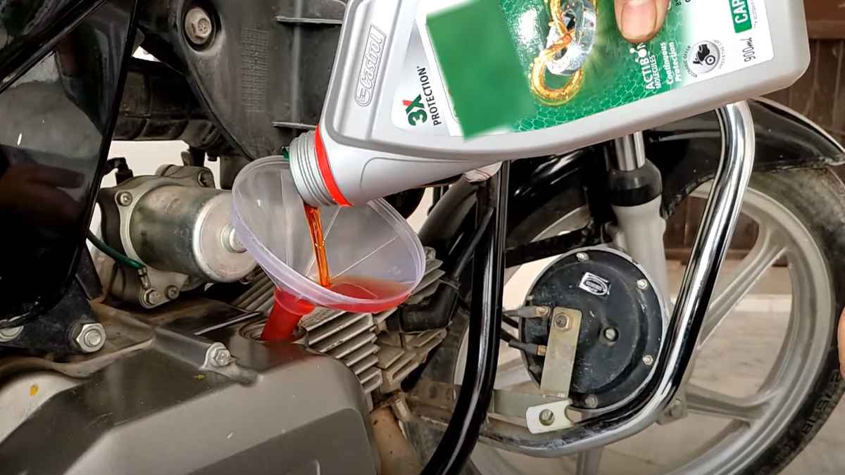 सावधान! अगर समय पर नहीं बदला ऑयल तो इंजन को सकता है बड़ा नुकसान