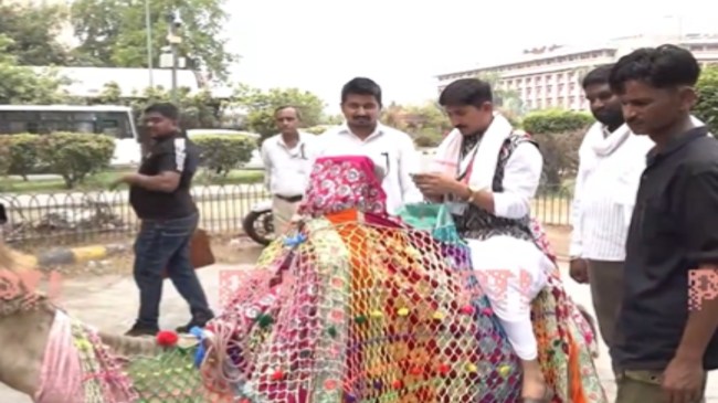 Rajasthan MP Rajkumar Roat Arrives Parliament from Camel