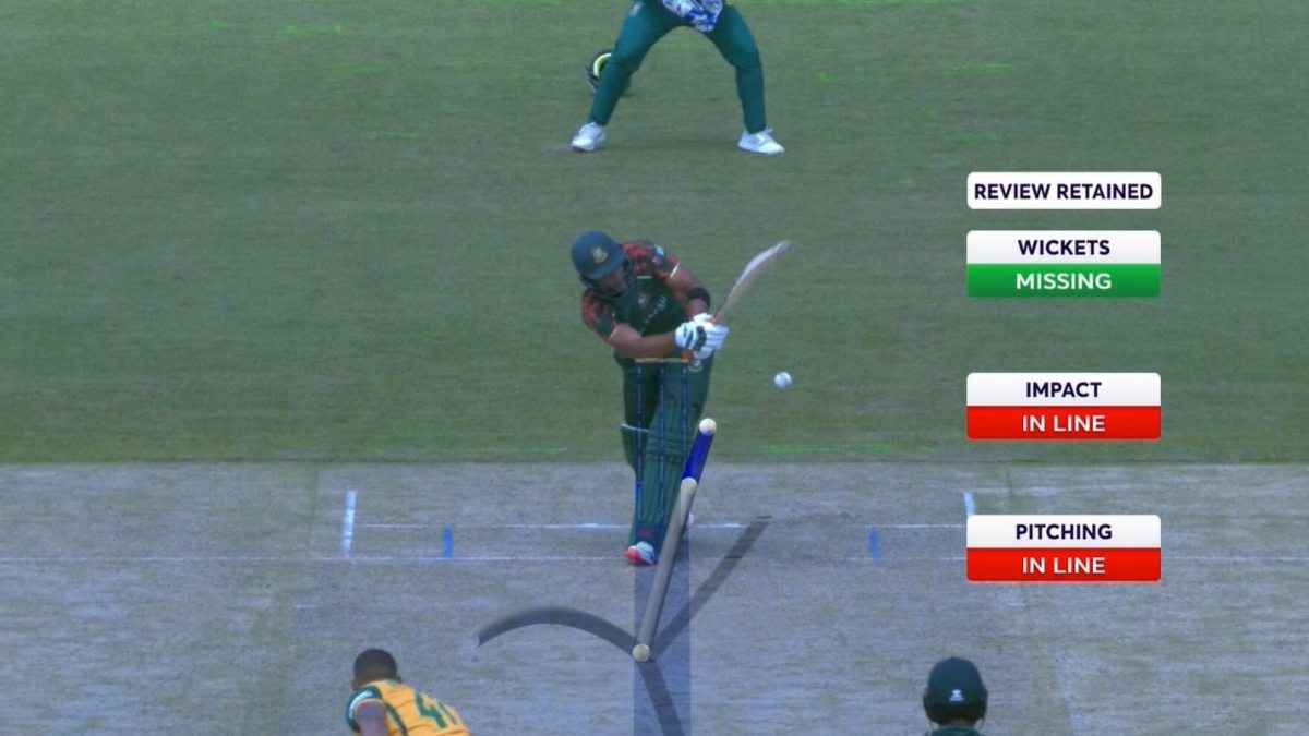 SA vs BAN Mahmudullah LBW Controversy