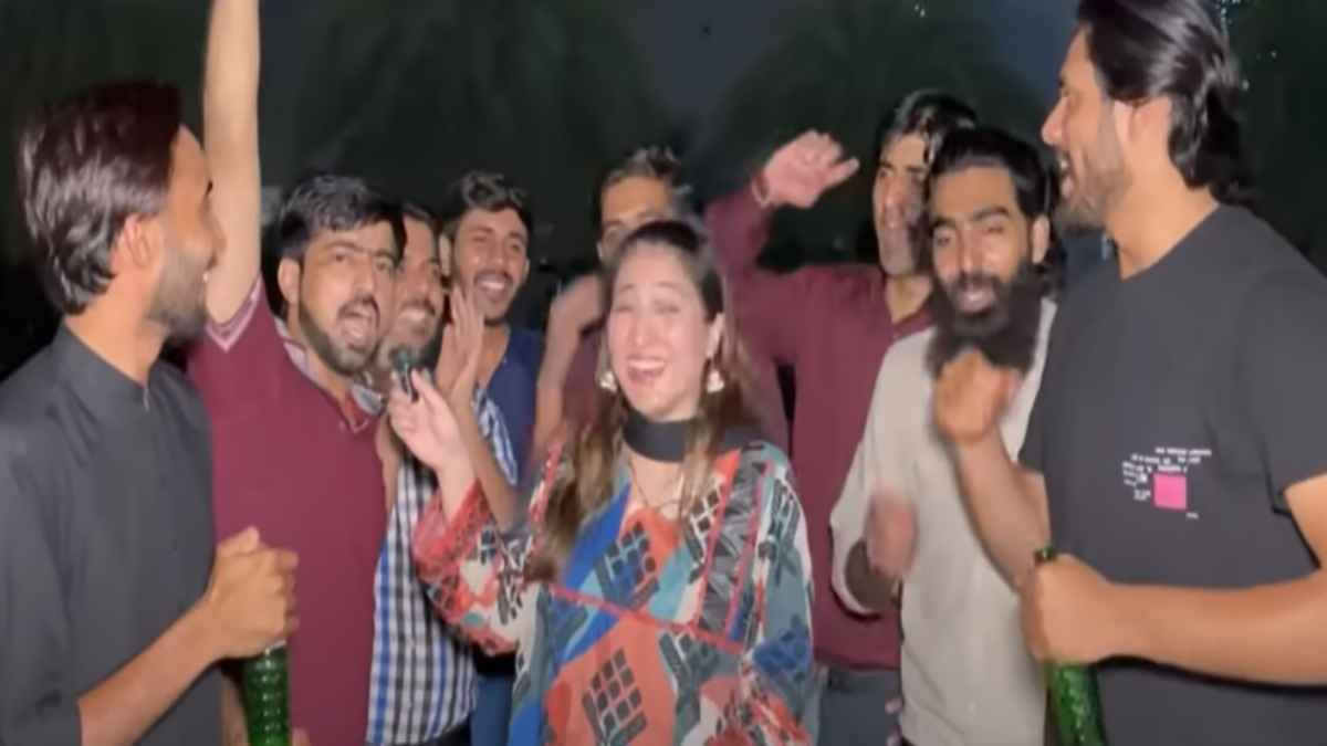 T20 WC 2024: पाकिस्तान में भारत की जीत पर मना जश्न, खुली शैंपेन की बोतलें, Video