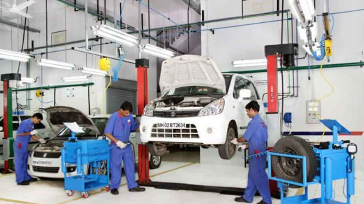 Car Care Tips: सालों-साल कार में नहीं आएगी खराबी! हर हफ्ते करें ये 5 जरूरी काम