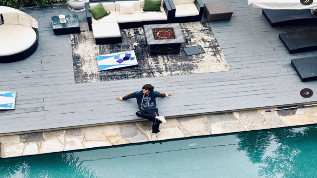 Shahrukh Khan Luxurious Mansion Where You Can Stay for 2 Lakh Rupees Shahrukh Khan Luxurious Mansion Where You Can Stay for 2 Lakh Rupees