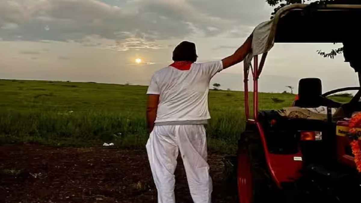 मूंगफली और सिगरेट बेची, डिलीवरी बॉय बना, एक रात में किस्मत पलटी और बना सुपरस्टार, पहचाना?