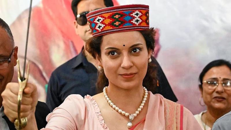 Kangana Ranaut Slapped By CISF Personnel