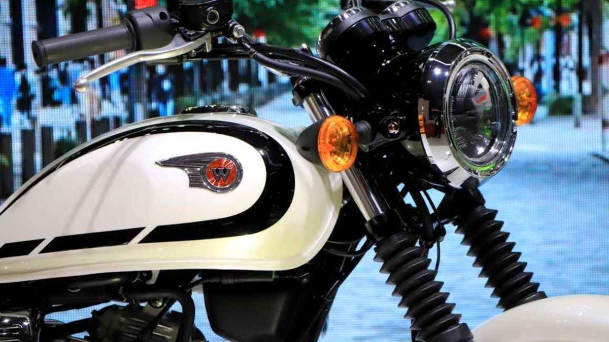 नई बाइक Kawasaki W230, अगले महीने होगी लॉन्च, 1.35 लाख कीमत और शानदार फीचर्स