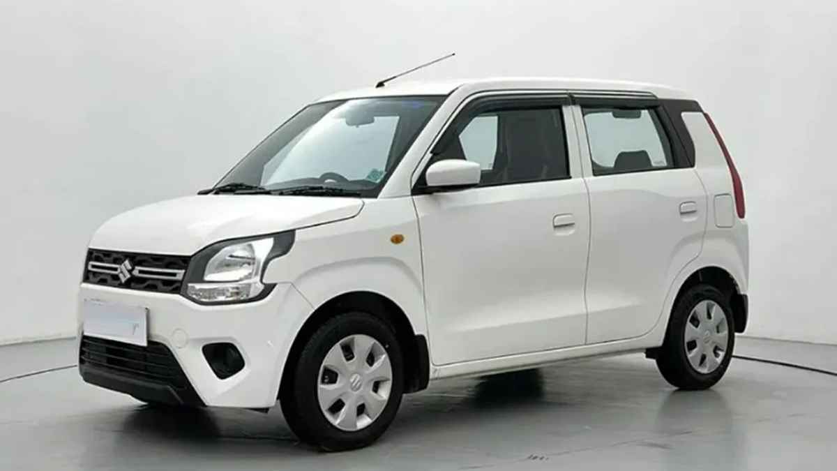 Used Cars: तपती गर्मी में क्यों करें बाइक की सवारी जब एक लाख में मिल रही है चमचमाती कार