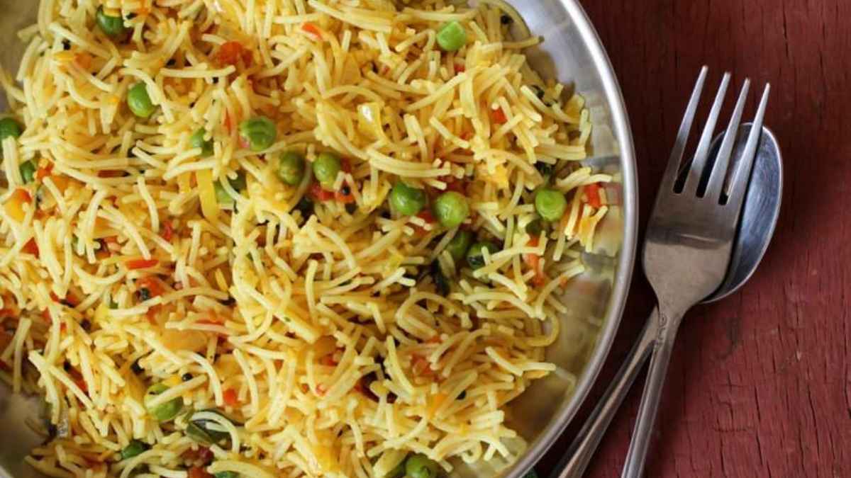 Vegetable Sevai Recipe: झटपट ट्राई करें वेज सेवई, जानें ये आसान रेसिपी