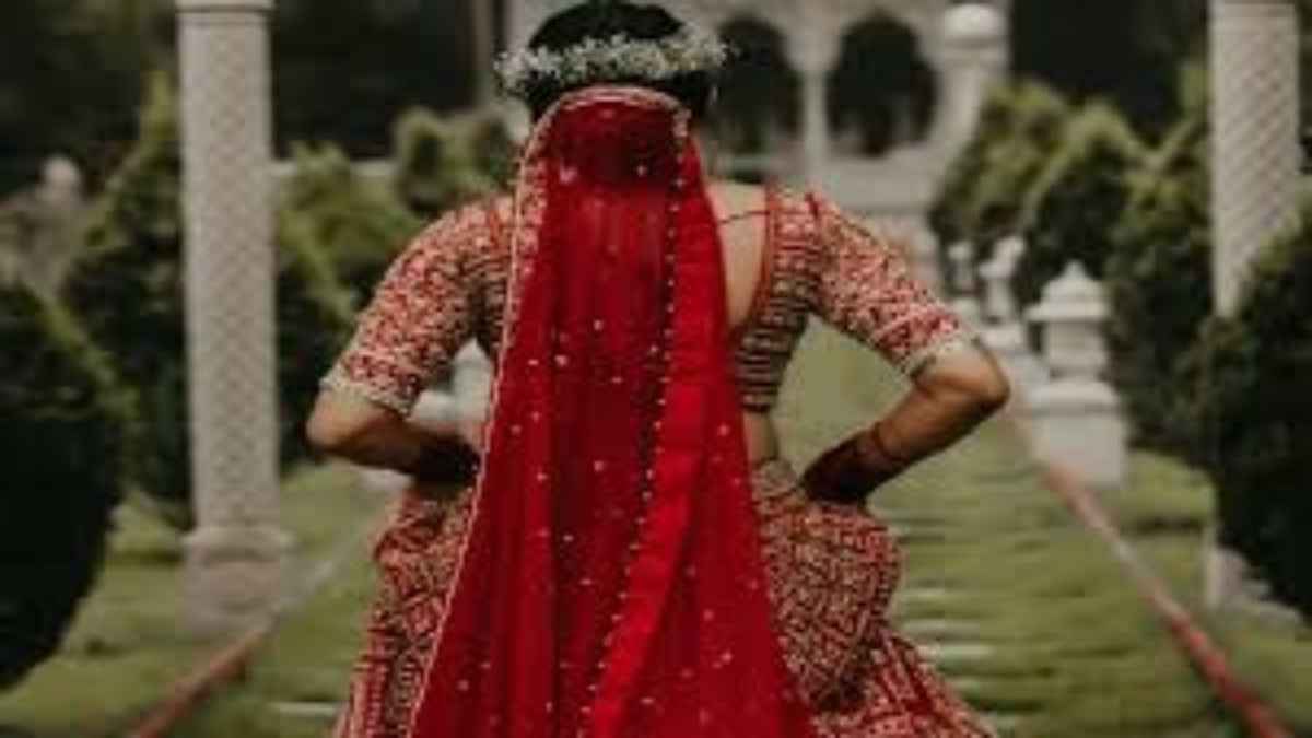 पहली किस्त मिलते ही किस्मत जागी, यूपी की 11 पत्नियां प्रेमी संग भागी, पति बोले-दूसरी मत भेजना