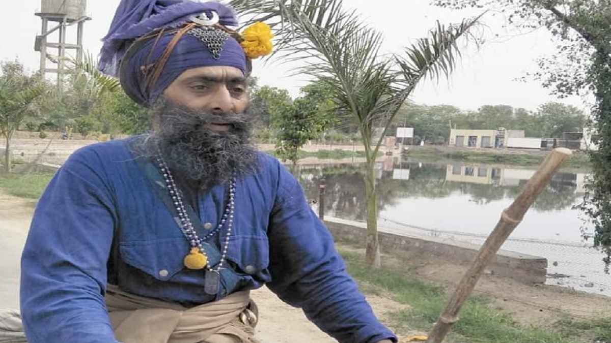 चेहरे-गर्दन पर धारदार हथियार से हमला, पंजाब में खून से लथपथ मिला निहंग का शव