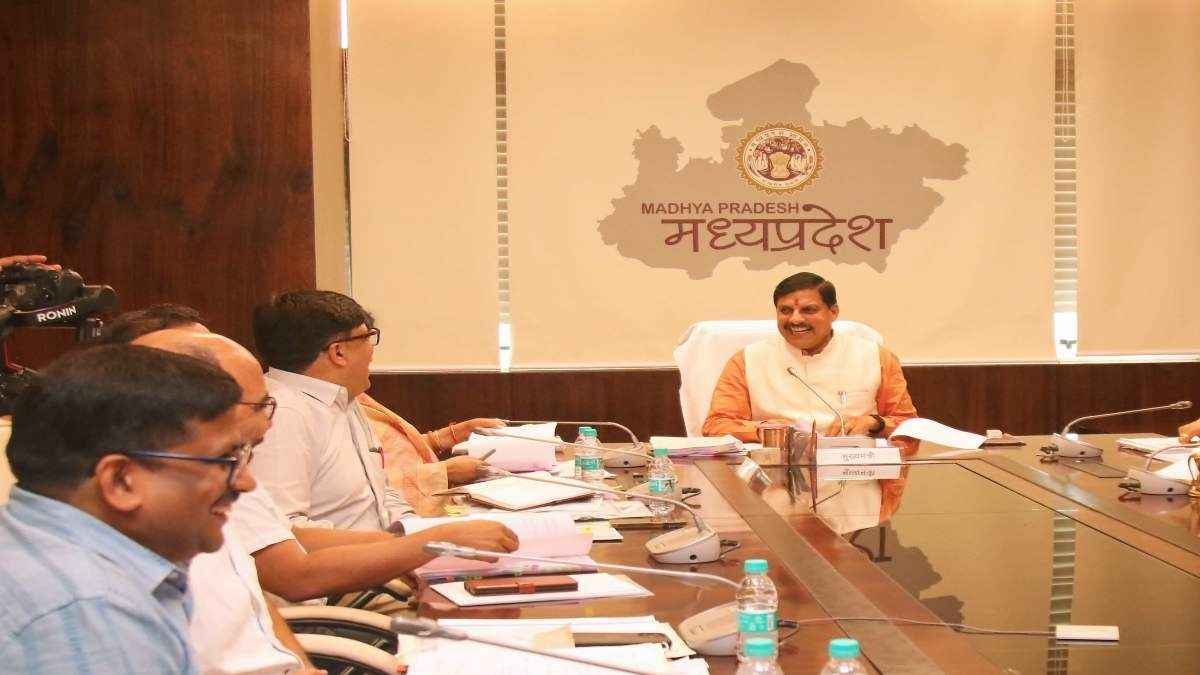 MP Cabinet Meeting: CM मोहन यादव ने बुलाई कैबिनेट बैठक, आंगनबाड़ी से अधूरी सड़क तक पर लिए फैसले, पढ़ें पूरी डिटेल