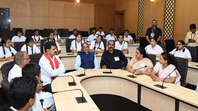 CM Vishnudev Sai Met School Students