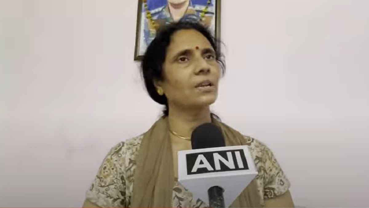 कैप्टन अंशुमन की मां का दर्द छलका, बोलीं- मेरे लिए बहू ही बेटा...देखें News24 की स्पेशल रिपोर्ट