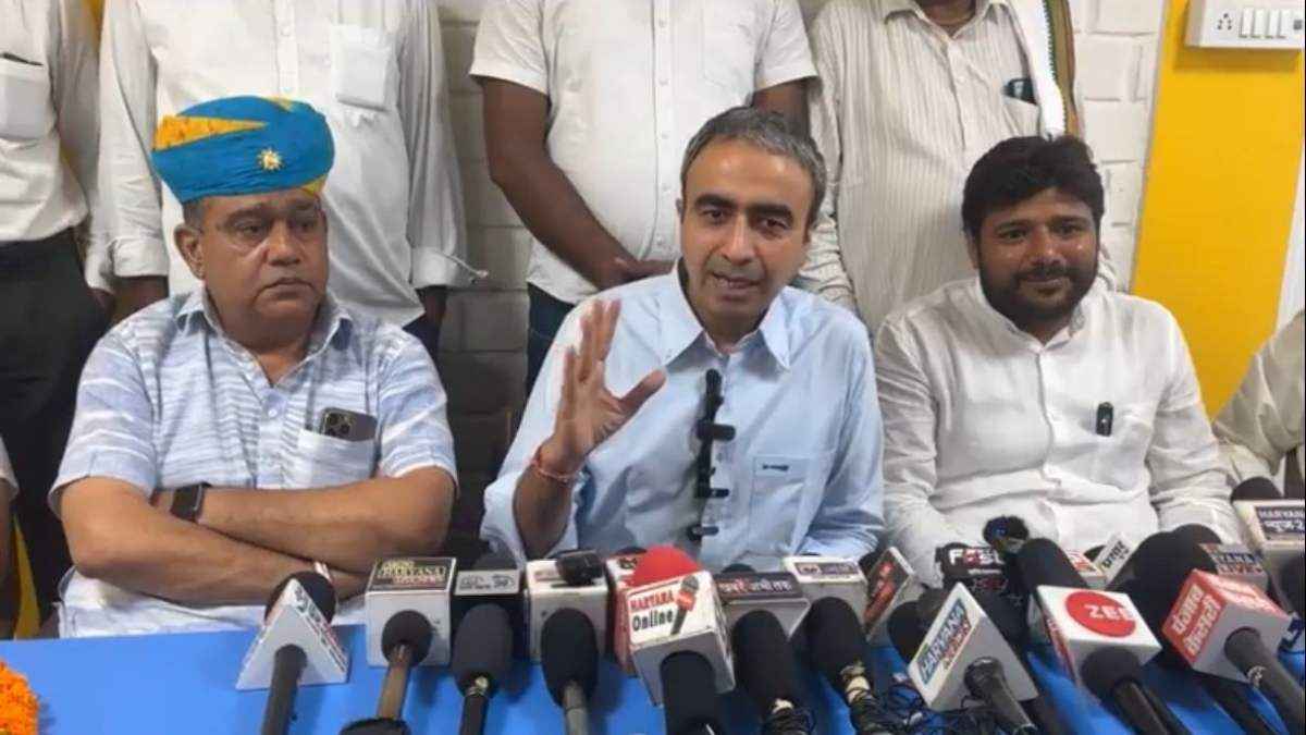 शिक्षा घोटाला मामले में AAP ने हरियाणा सरकार को घेरा, CBI की FIR पर उठाए सवाल