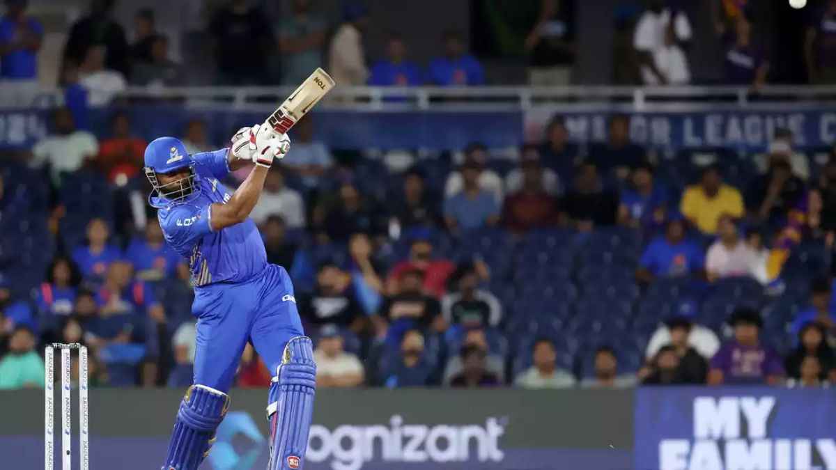 Kieron Pollard ने मैच में लगाया बंपर छक्का, बाद में मांगनी पड़ गई माफी