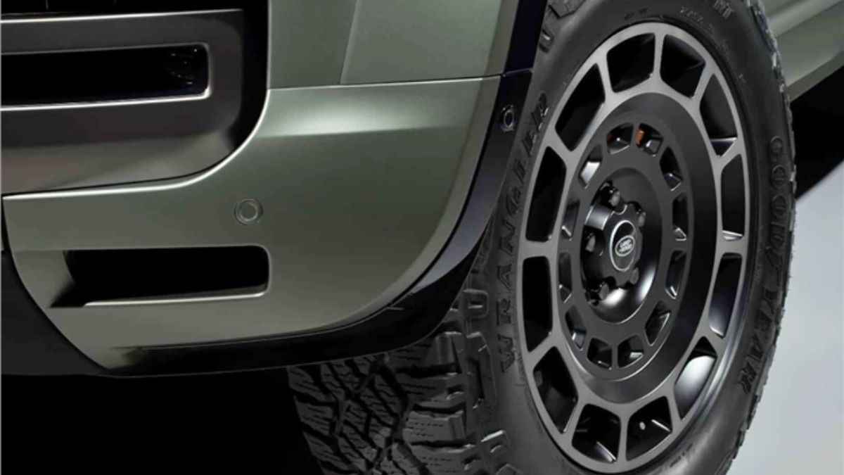 BMW और Mercedes की उड़ी हवाइयां आ गई Land Rover की नई Defender Octa
