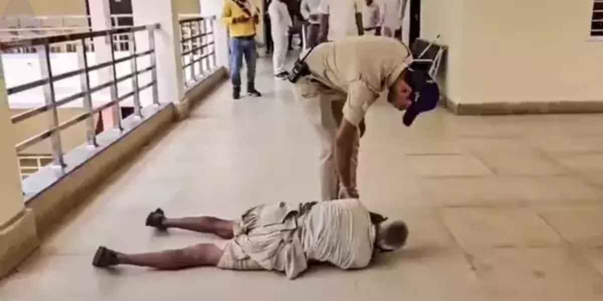 आखिर क्यों कलेक्ट्रेट में लोटपोट होते पहुंचा ये शख्स, Watch Video